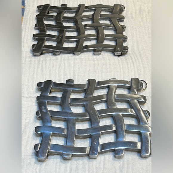 1980s Vintage Stainless Steel Silver Woven Metal Trivet Easy Hang Small Space - Picture 9 of 16
